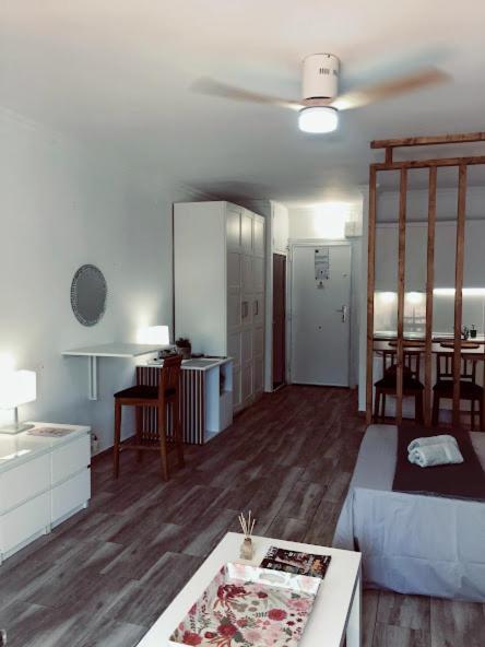 Puerto Banus Apartment Near Beachfront, Sunny Terrace, Pool, Tennis Court, Parking And Movies Projector 马尔韦利亚 外观 照片