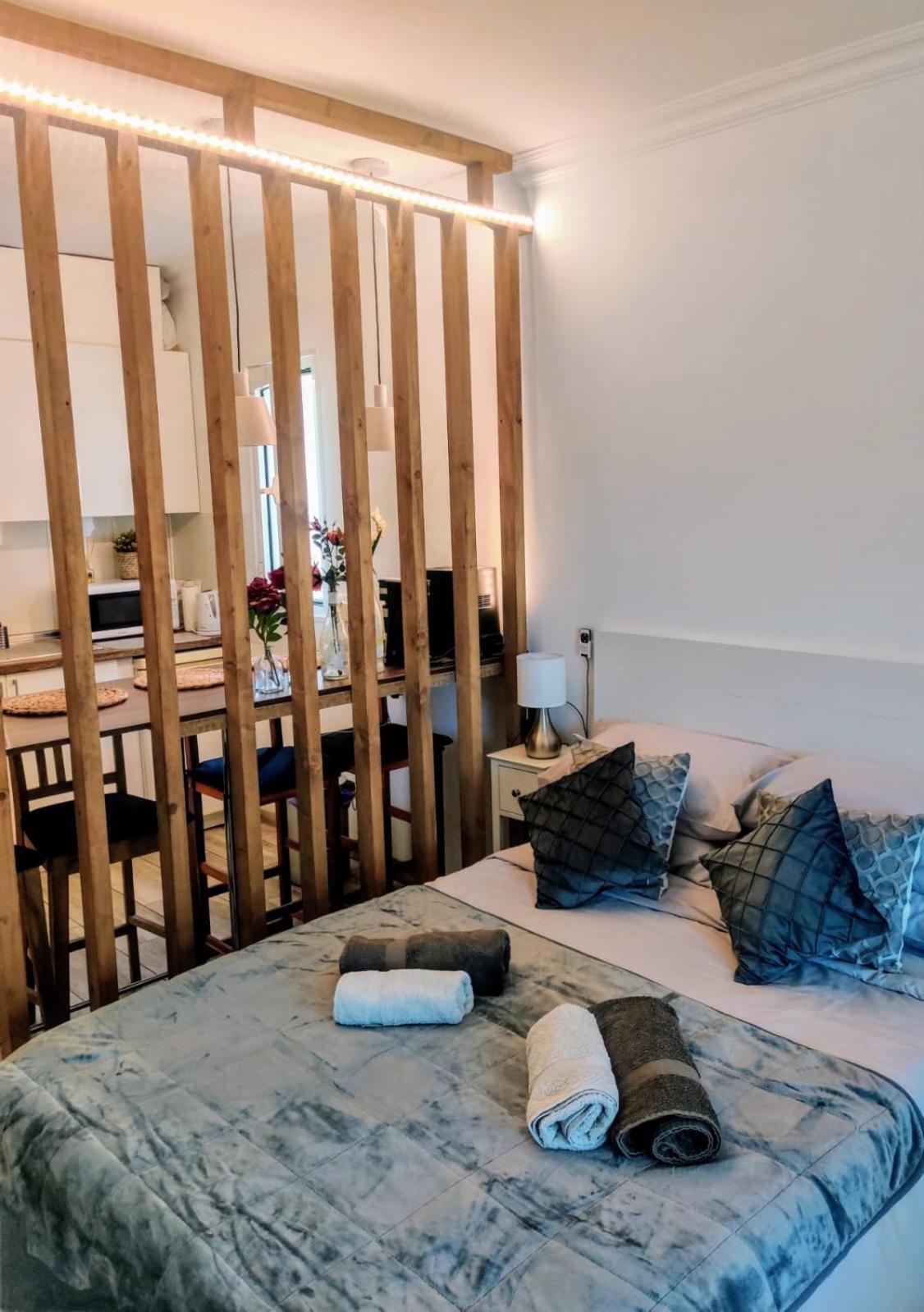 Puerto Banus Apartment Near Beachfront, Sunny Terrace, Pool, Tennis Court, Parking And Movies Projector 马尔韦利亚 外观 照片